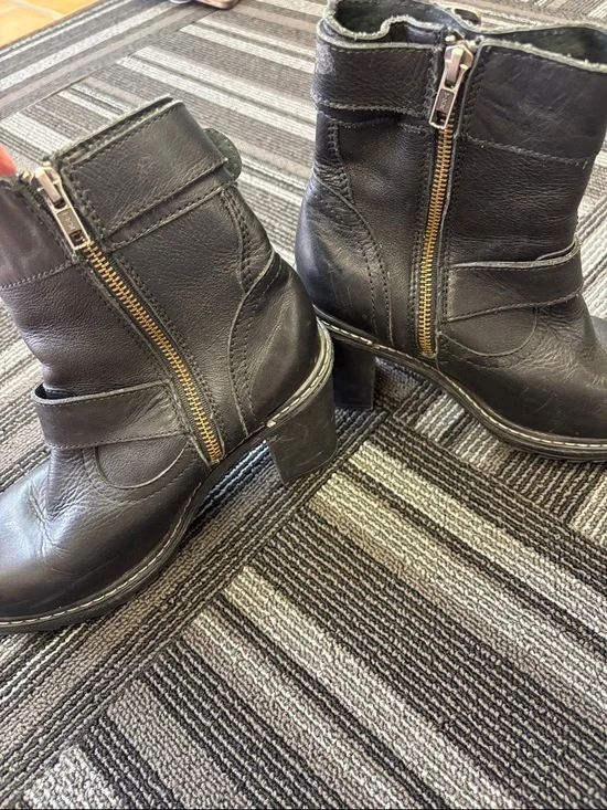 Harley-Davidson Black Leather Buckle Heeled Moto Boots - Picture 4 of 5